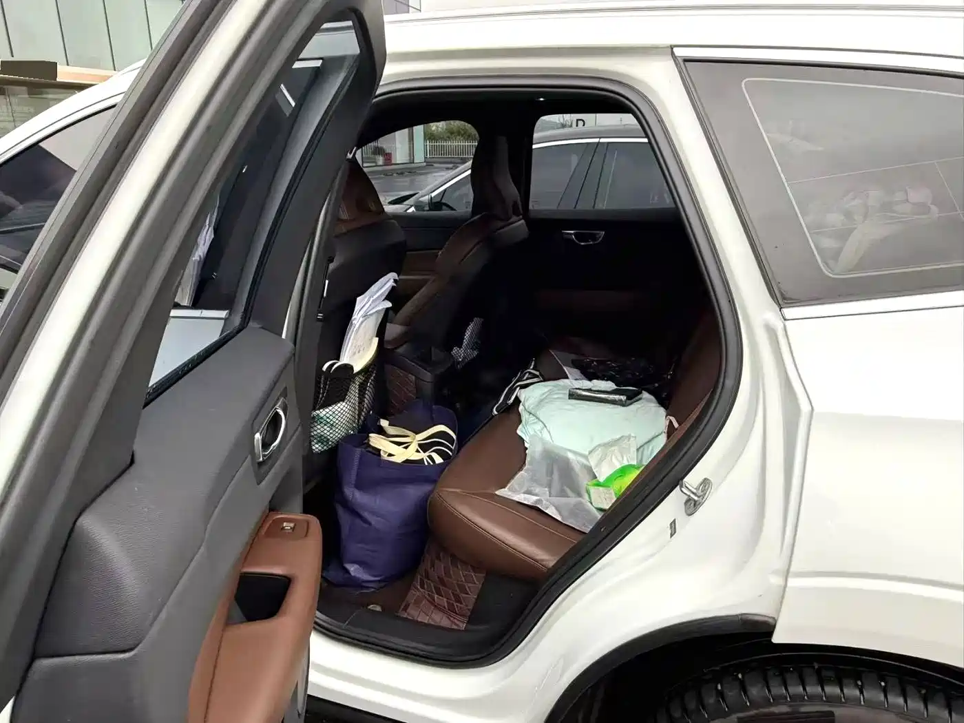 VOLVO XC60 PLUG IN HYBRID