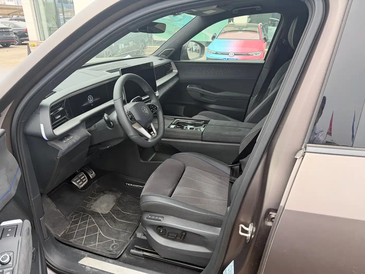 Volkswagen Teramont 2025 Teramont Pro 450TSI 4WD Summit Edition фото 2