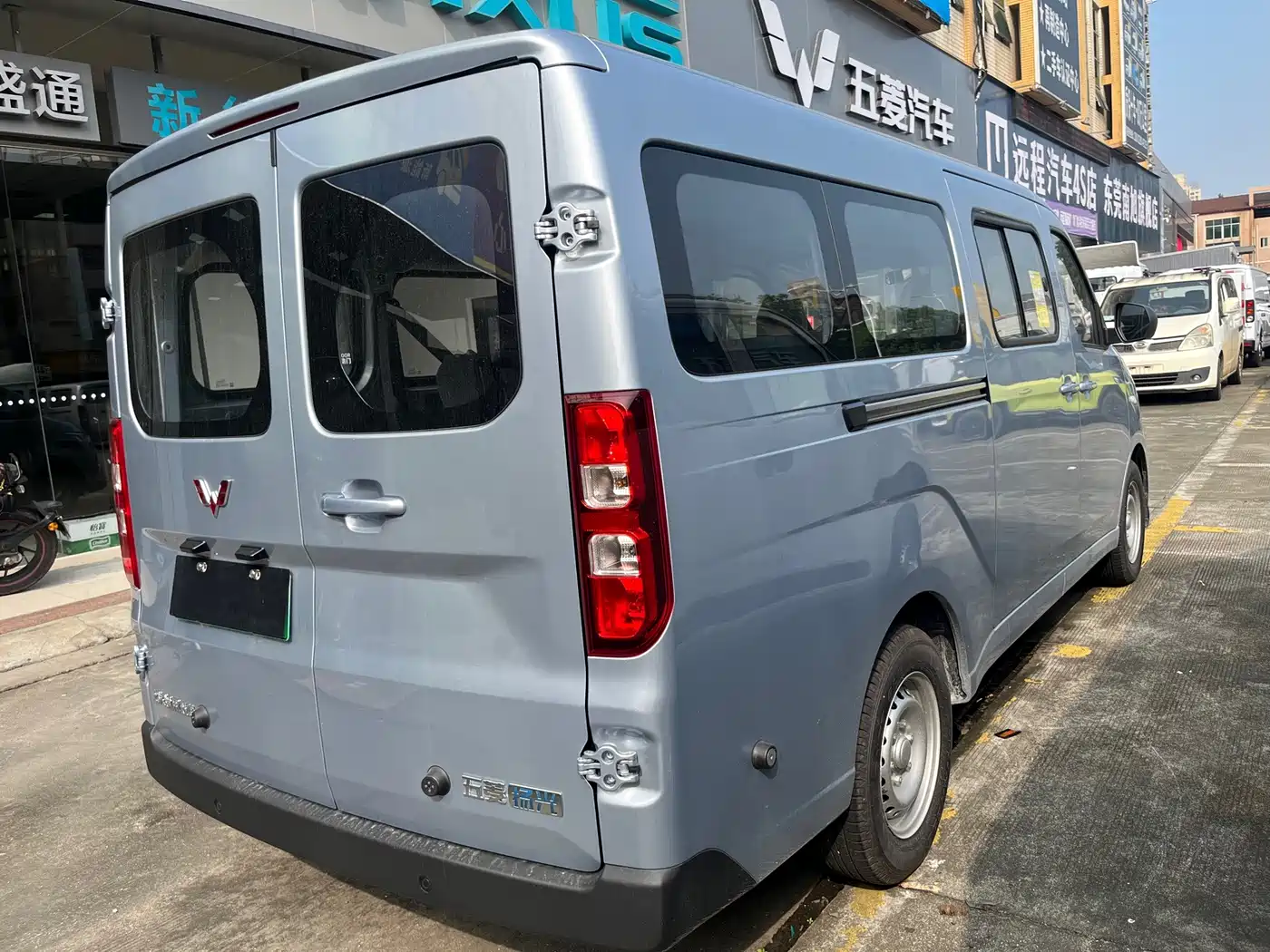 Wuling Motors Wuling Yangguang 2026 2026 Model 440km Passenger Van Comfort Version (6-Seater)