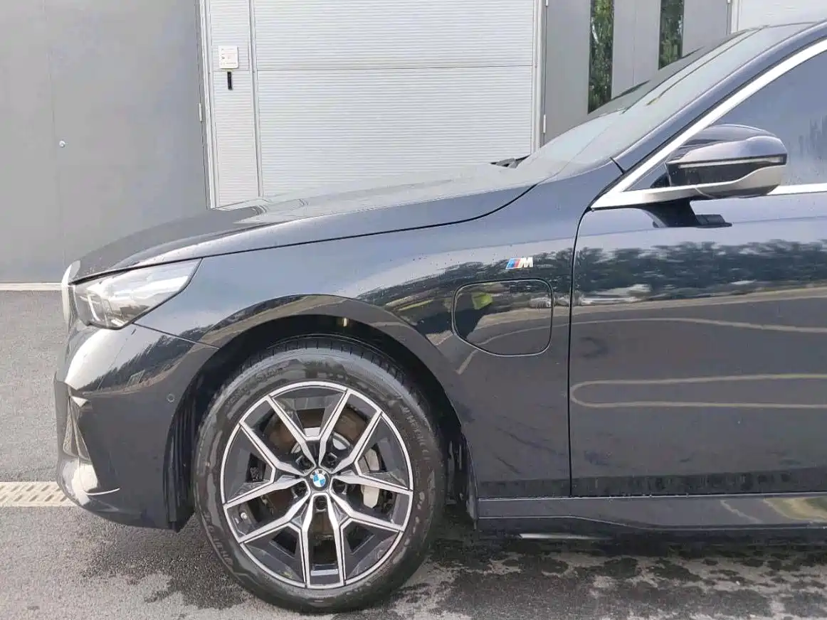 BMW i5 2025 2025 eDrive 35L M Sport Package