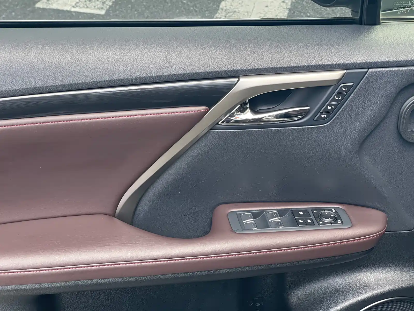Photo 26 - Lexus RX
