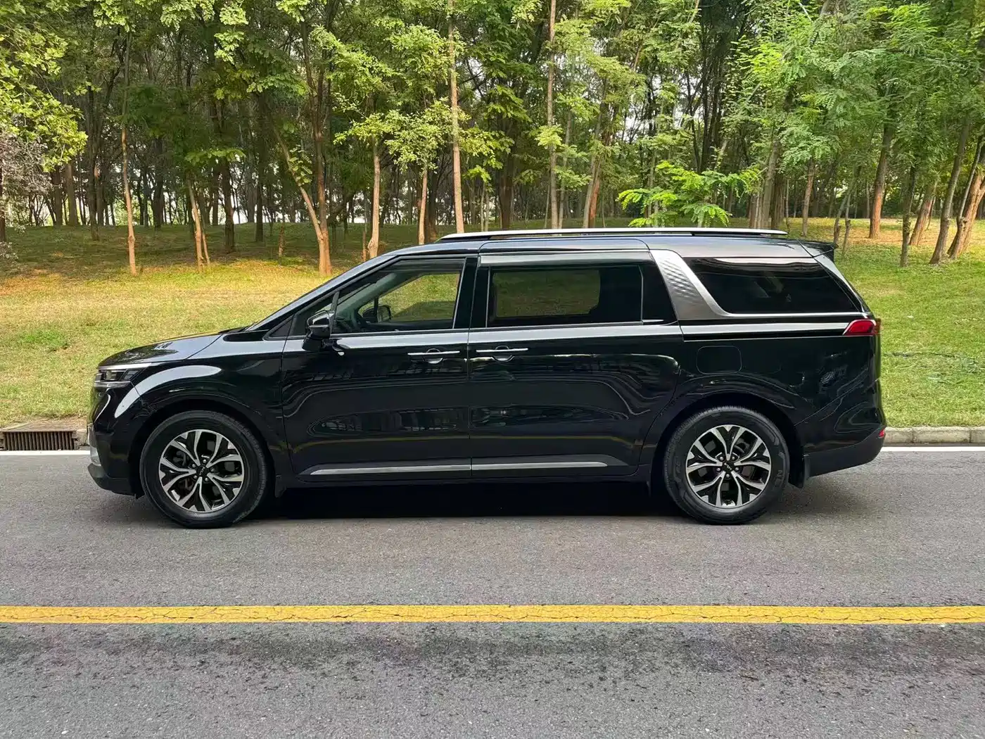 Kia Carnival 2023 2021 2.0T Luxury Tech Edition
