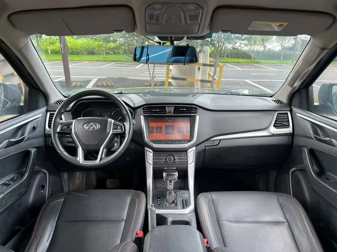 SAIC Maxus Maxus T60 2018 2017 2.8T Diesel Automatic 2WD High Chassis Comfort Long Cab China V