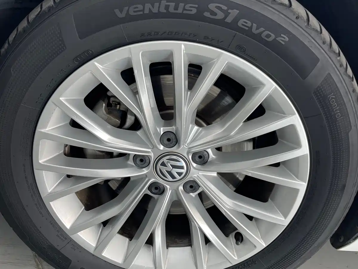 Volkswagen FAW-Volkswagen CC 2019 330TSI Charming Appearance (China V) фото 15