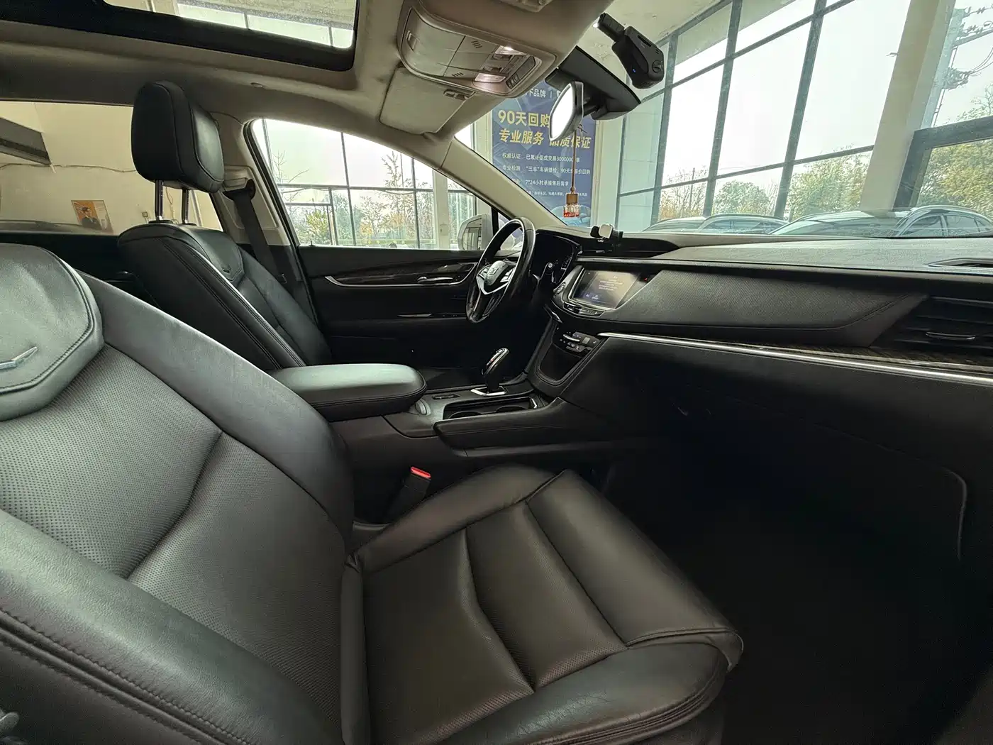 Cadillac XT5 2016 25T Luxury Model фото 10