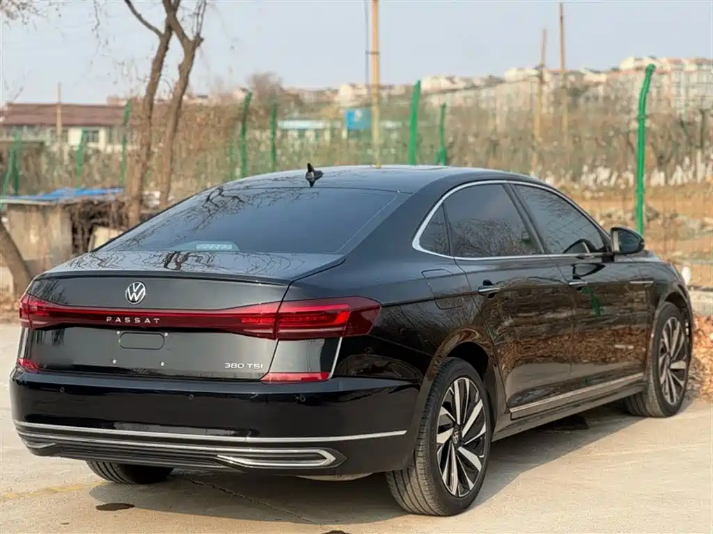Volkswagen Passat 2025 Outstanding 380TSI Dragon Glory Edition фото 25
