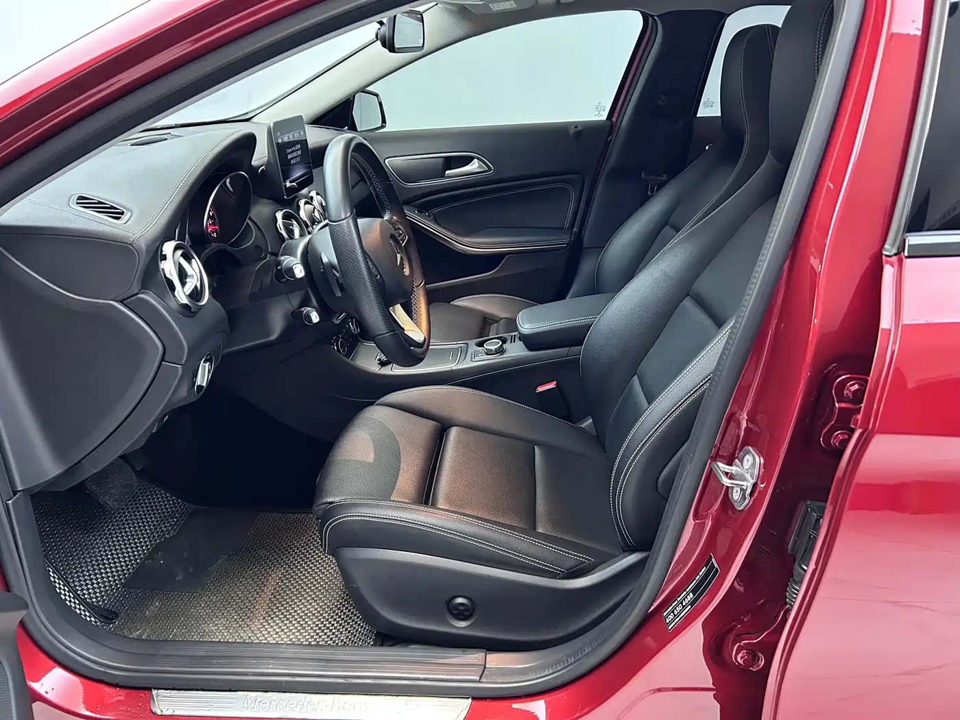 Mercedes-Benz GLA 2018 GLA 220 4MATIC Sport фото 8