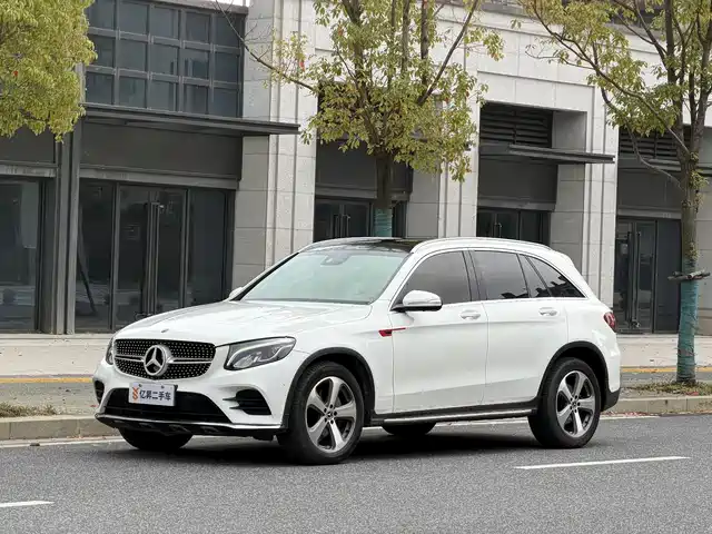 MERCEDES-BENZ GLC