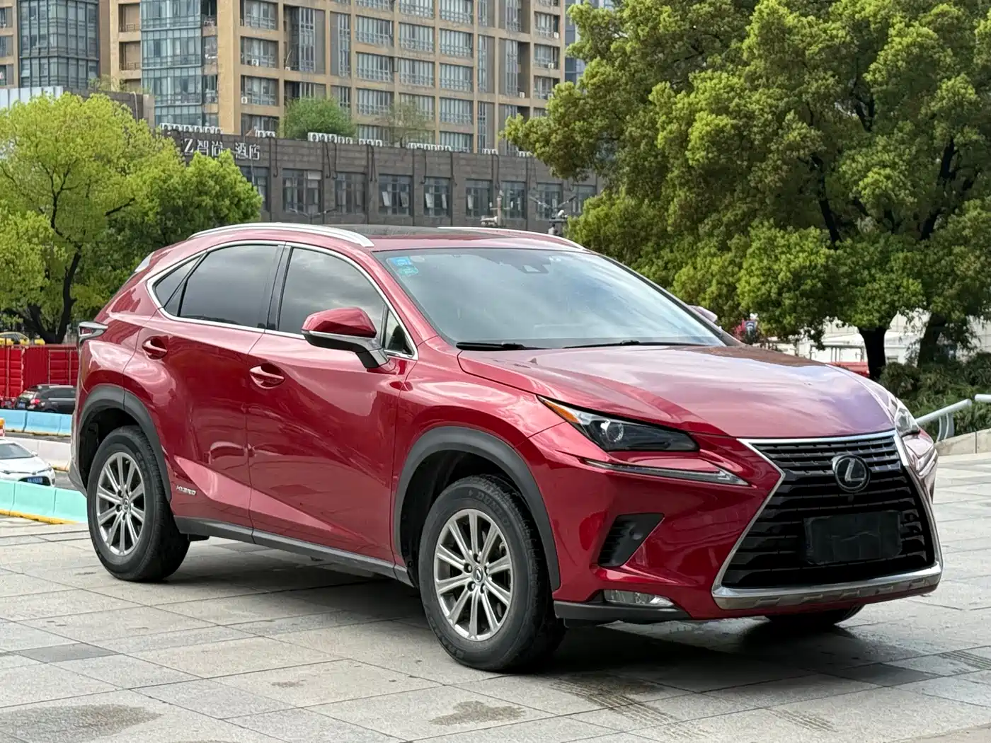 Lexus NX 2020 300h FWD F Sport China V фото 3