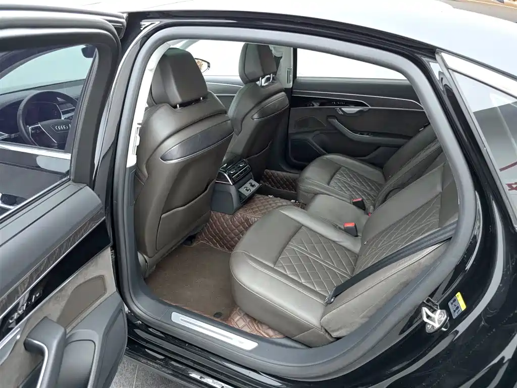 Audi A8 2021 A8L 50 TFSI quattro Comfort фото 6