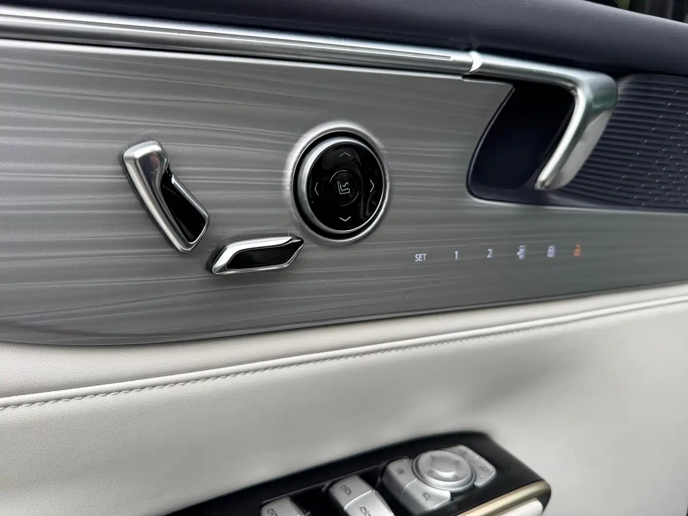 Buick GL8 New Energy 2026 Luzun Premium Luxury Avenir Edition фото 16
