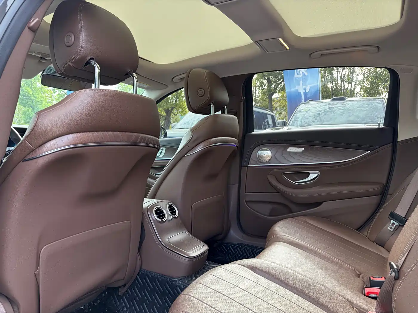 Mercedes-Benz E-Class 2021 E 300 L Fashion фото 9