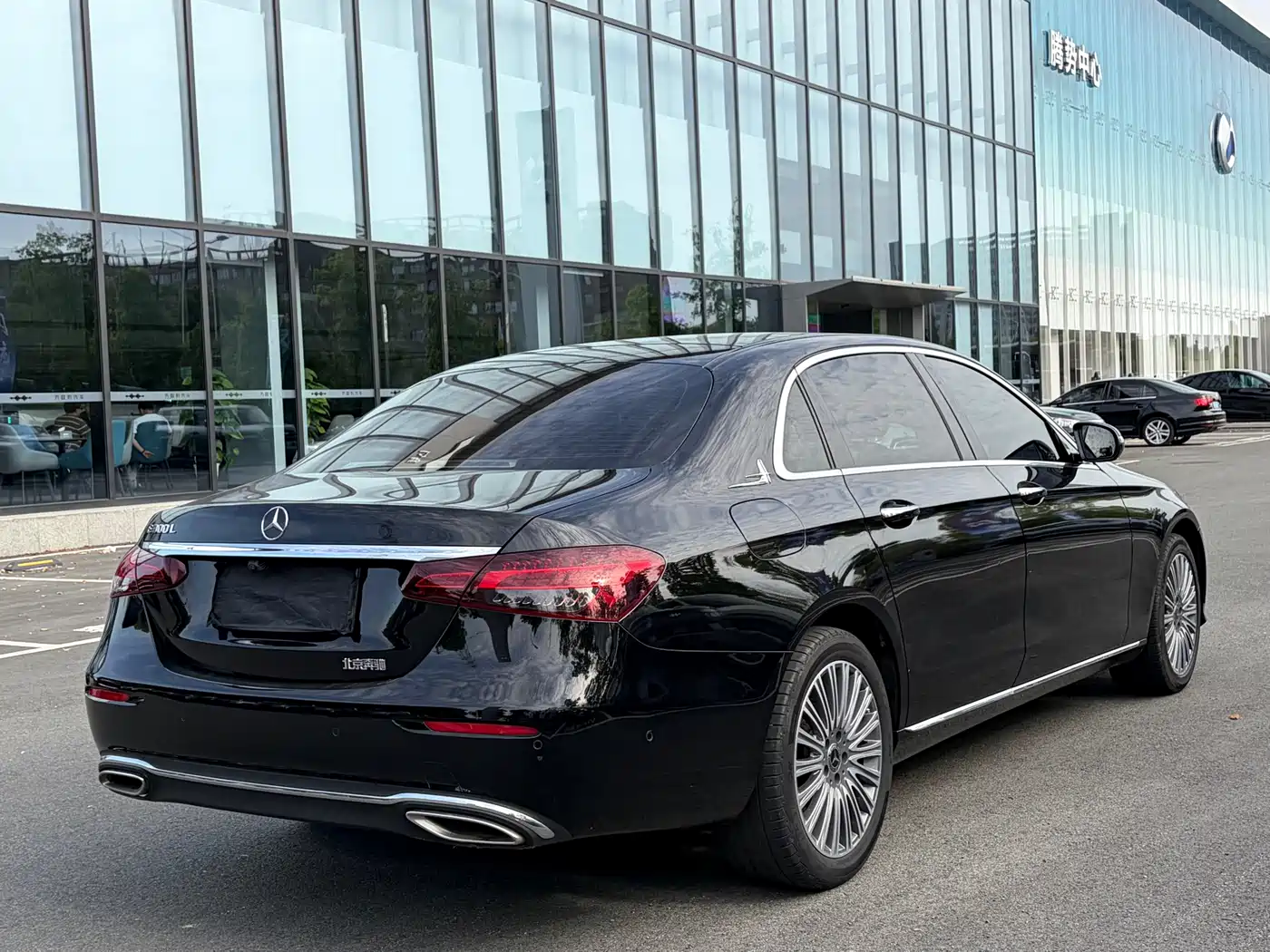 Mercedes-Benz E-Class 2021 E 300 L Fashion фото 19