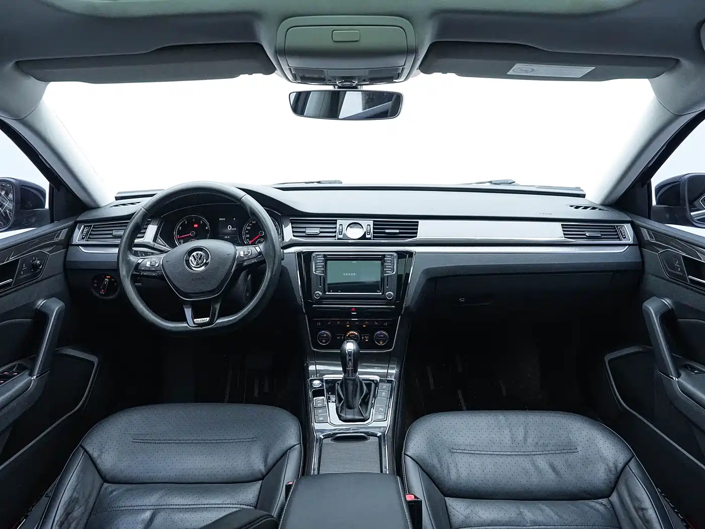 Volkswagen Passat 2016 330TSI DSG Executive Edition фото 6