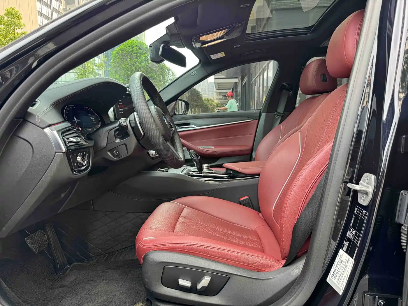 BMW 5 Series 2021 530Li Leading M Sport Package фото 17