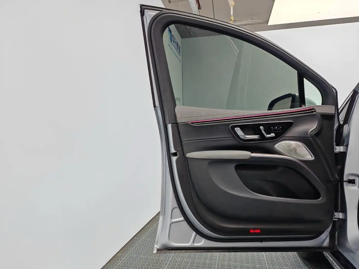 Mercedes-Benz EQS, миниатюра 13