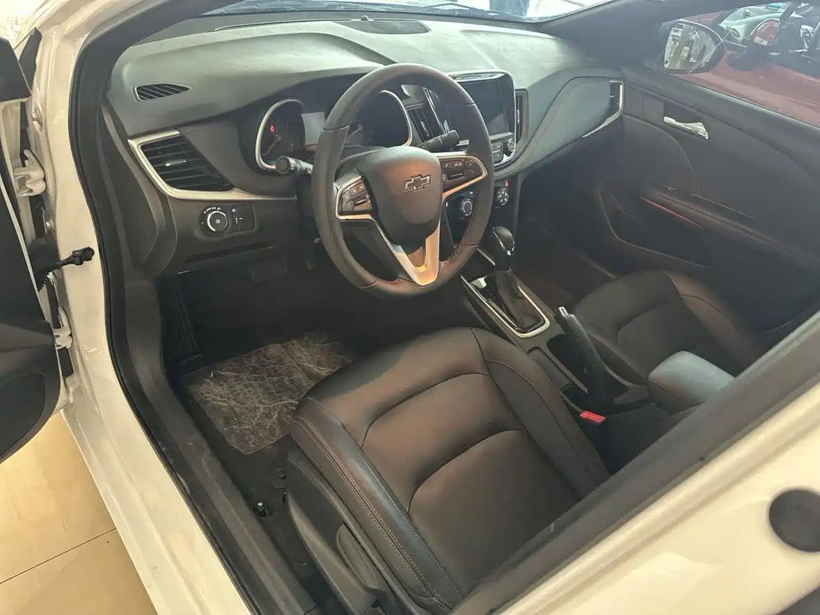Chevrolet Monza 2022 Mild Hybrid RS 330T Automatic Comfort Edition фото 8