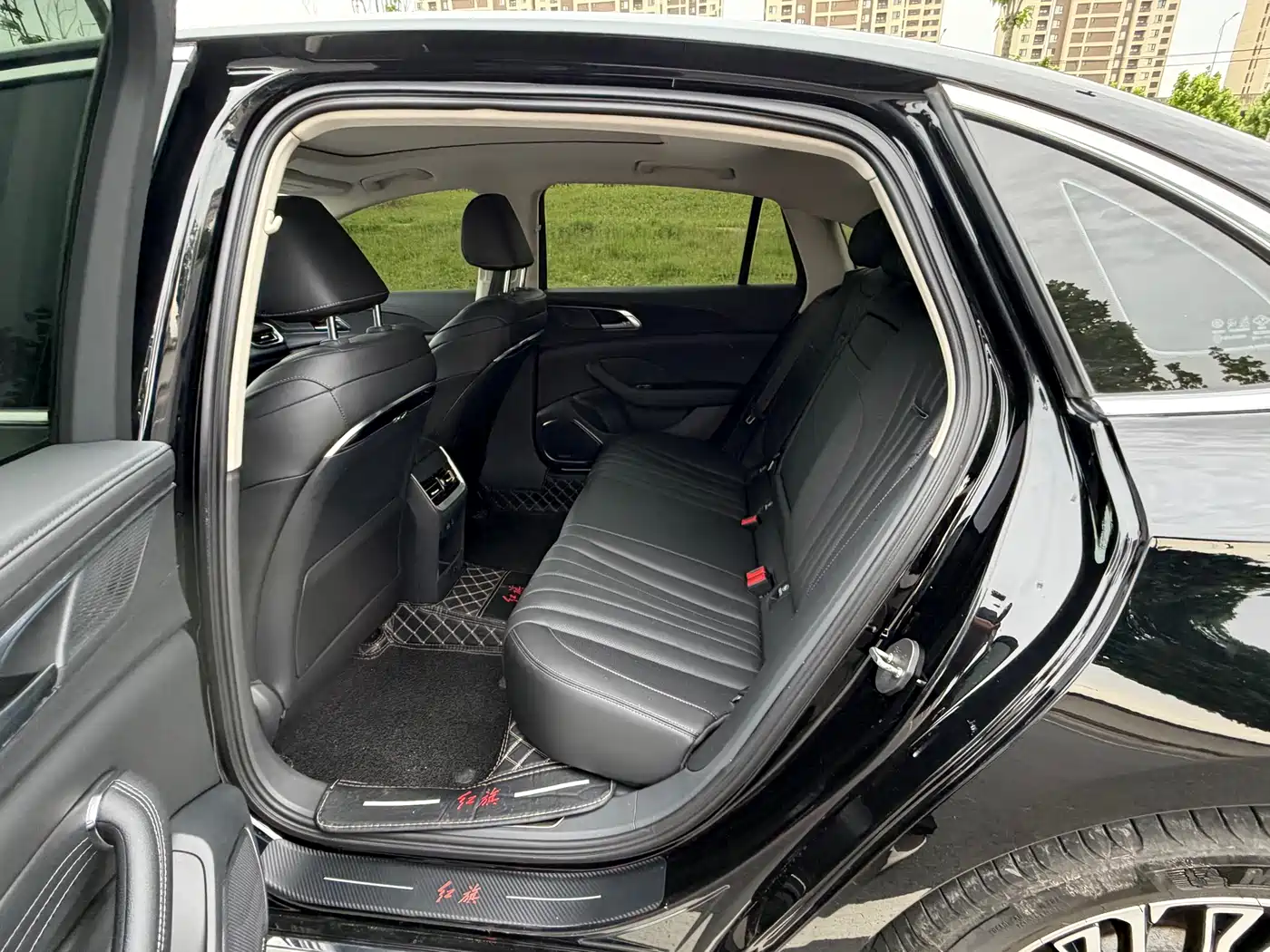 Hongqi H5 2024 2.0T Automatic Smart Connect Flag Smooth Edition фото 9