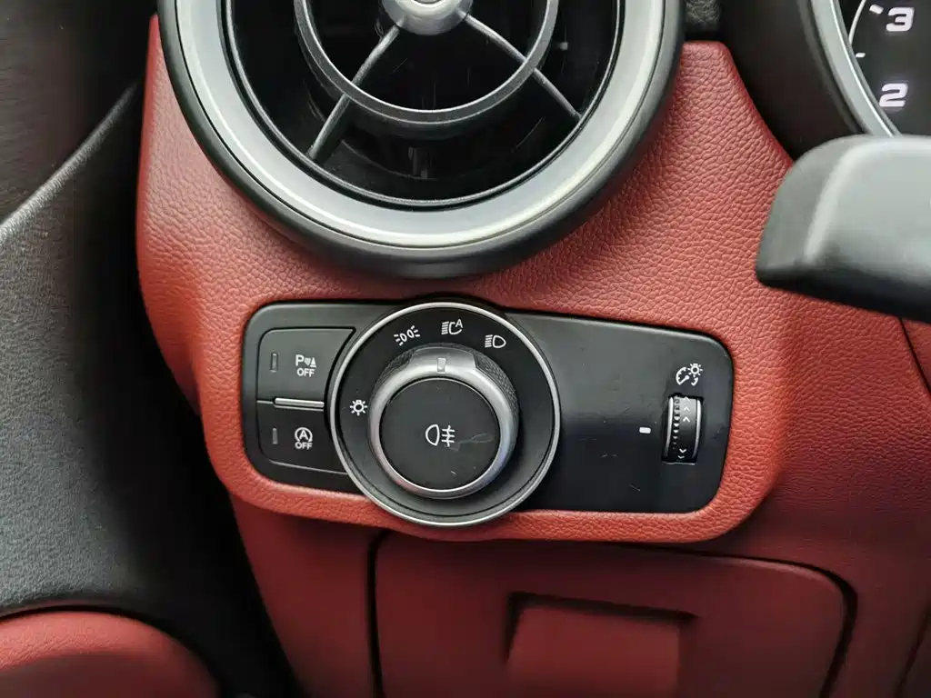 Alfa Romeo Stelvio 2019 2017 2.0T 200HP Elite