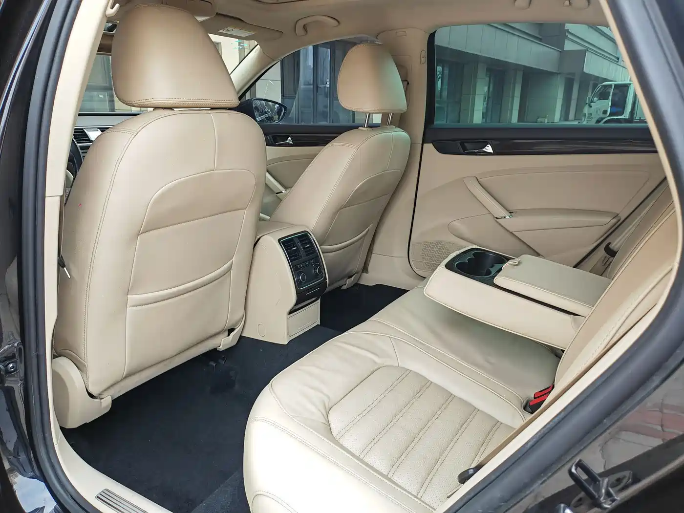 Volkswagen Passat 2015 2.0TSI DSG Prestige Edition фото 10