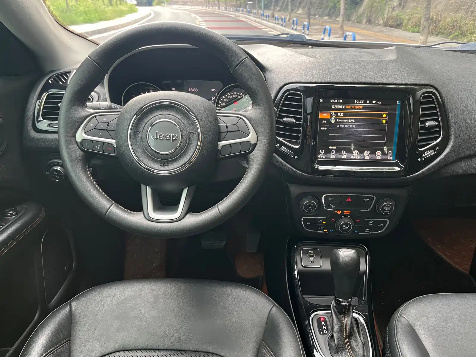 Фото 10 - Jeep Compass