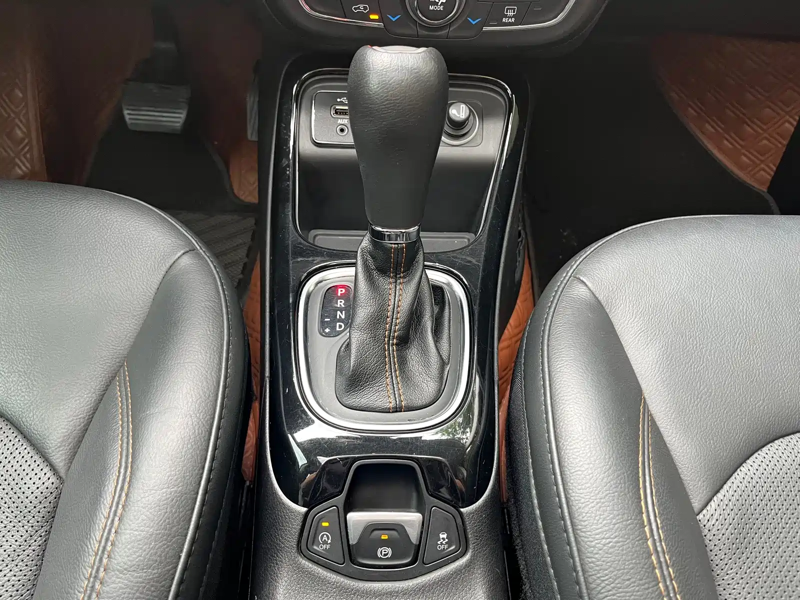Фото 12 - Jeep Compass
