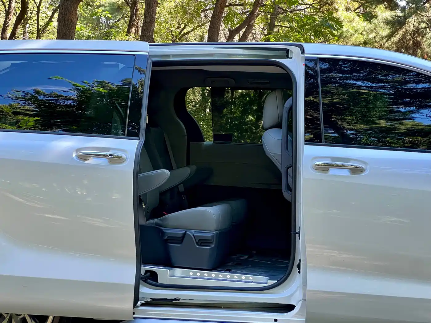 Toyota Granvia 2025 2024 2.5L Hybrid Comfort