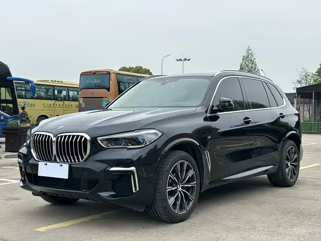 BMW X5 2022 xDrive 30Li Premium M Sport Package