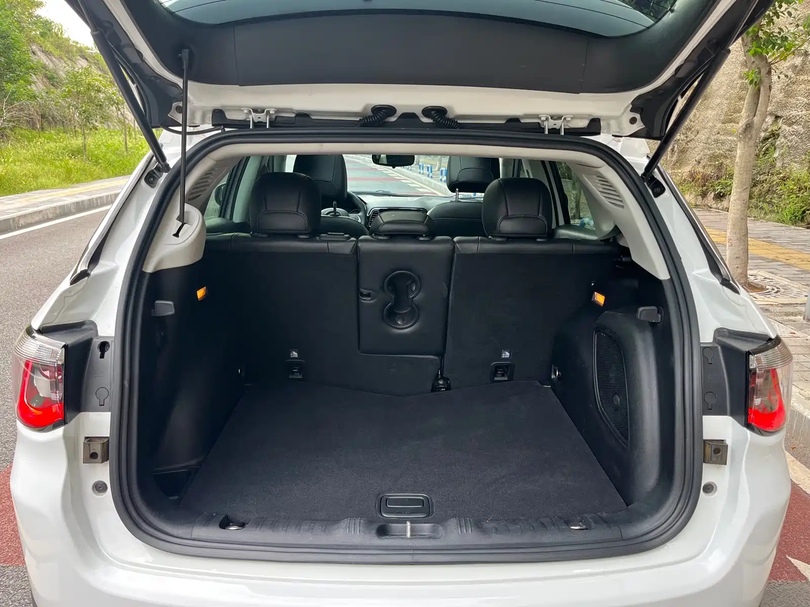 Фото 18 - Jeep Compass