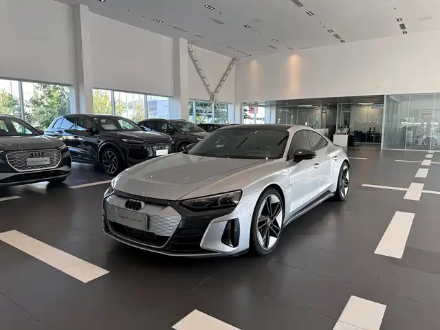 Audi e-tron GT Базовая