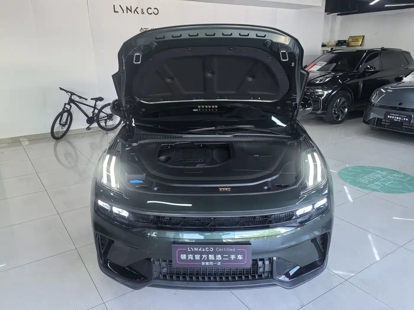 Lynk & Co 06 2023 Remix 1.5T Hero фото 4