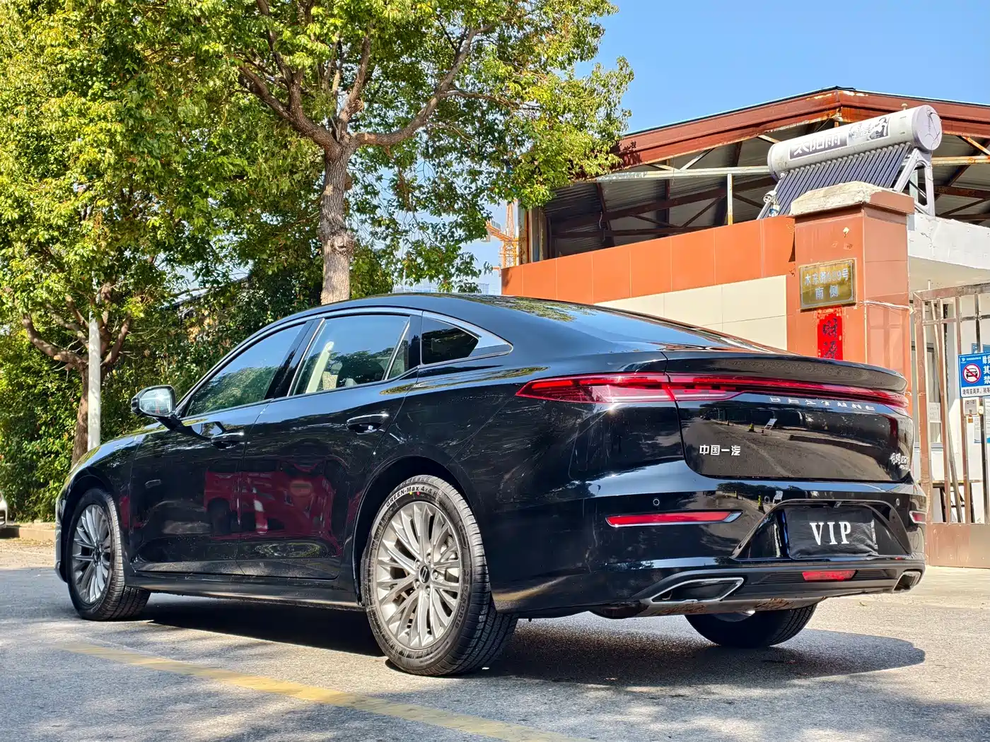 Фото 5 - Besturn B70