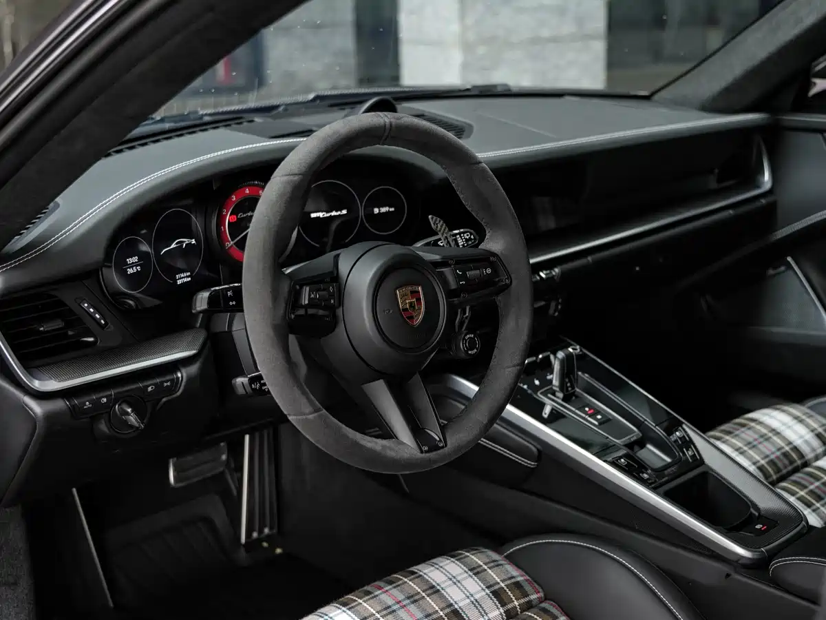 Porsche 911 2022 Turbo S 3.7T фото 6