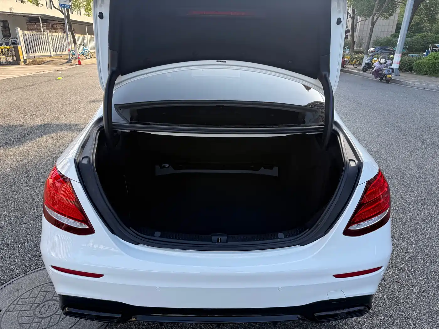 Mercedes-Benz E-Class 2018 Facelift E 200 L Sport фото 17