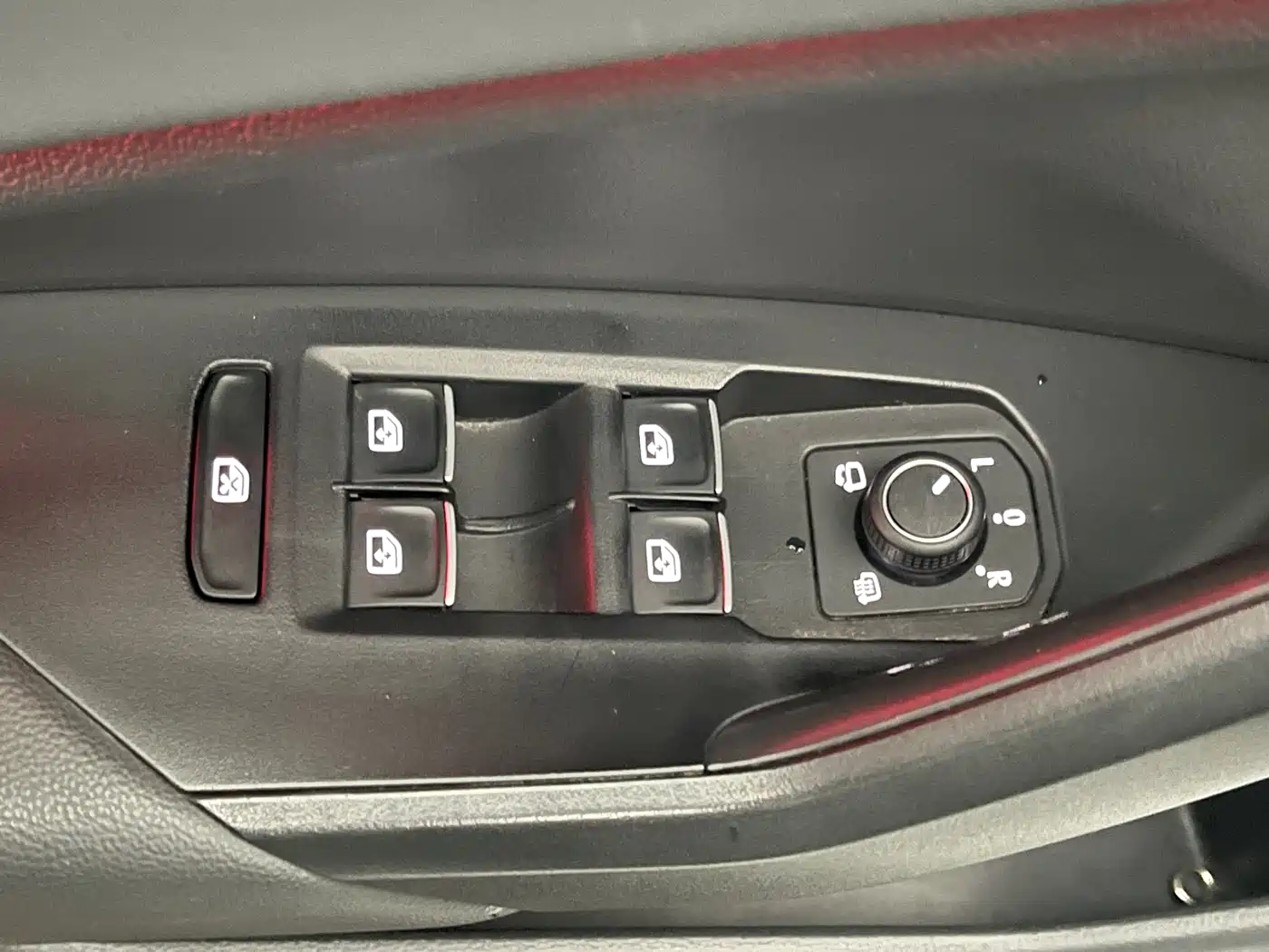 Volkswagen Sagitar 2024 300TSI DSG Surpass Edition фото 11
