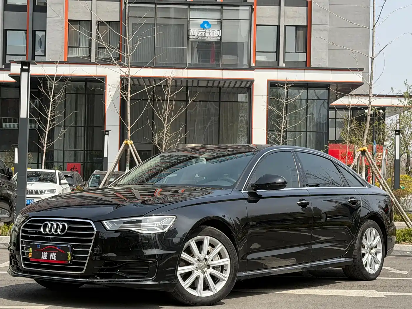 Фото 1 - Audi A6L
