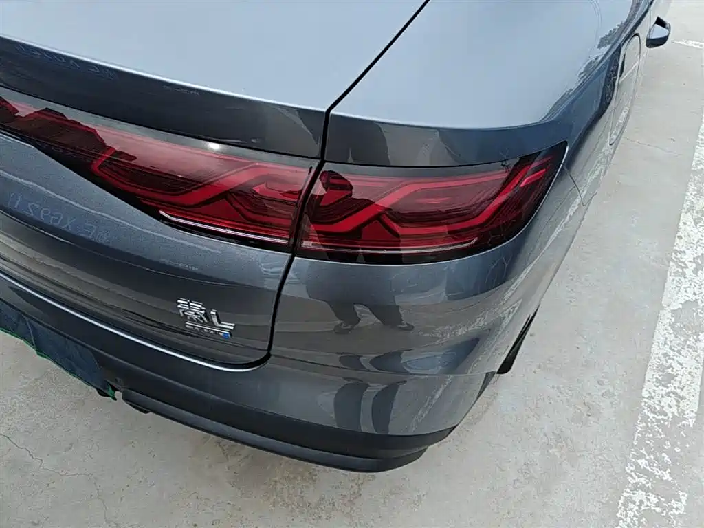 BYD Qin L 2025 DM-i Smart Drive Edition 80KM Leading фото 8