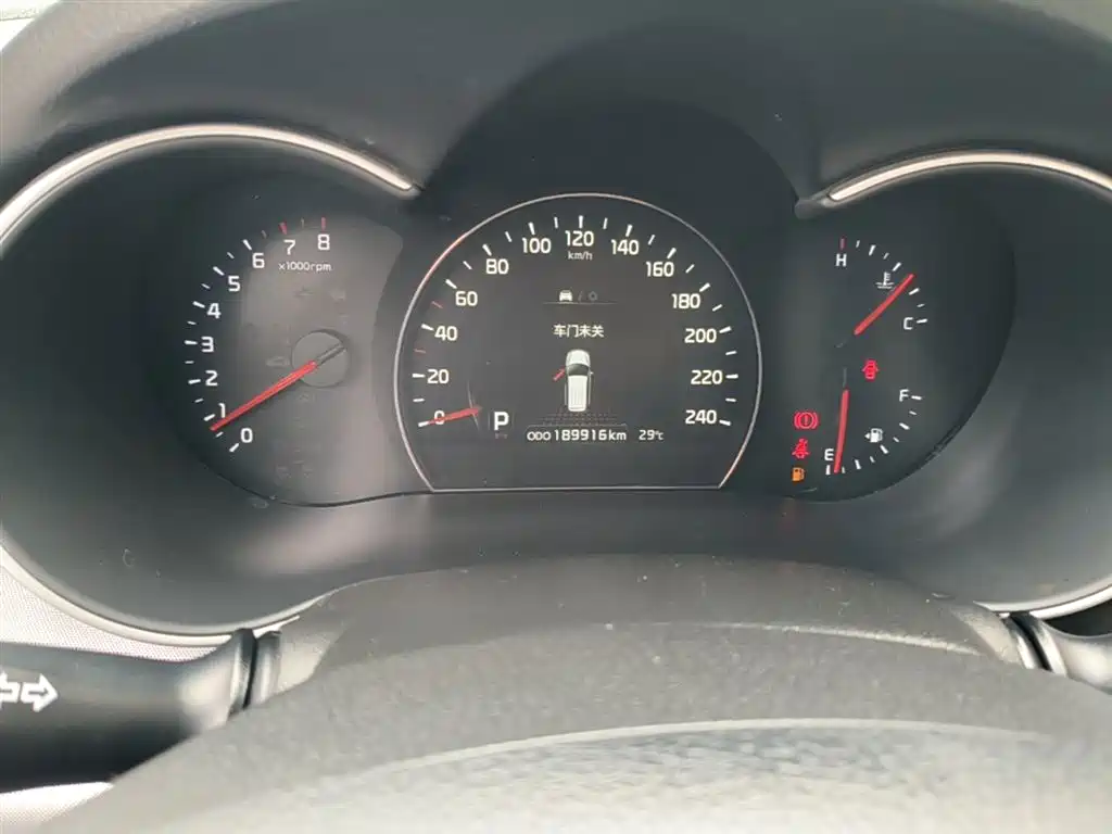 Kia Sorento 2013 2.4L 7-seat Gasoline Luxury Edition фото 12