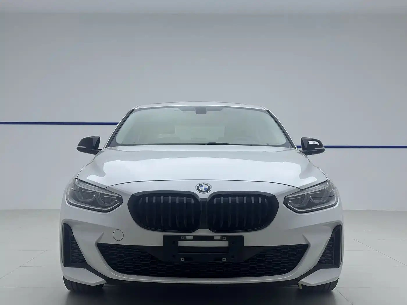 BMW 1 Series 2021 120i M Sport Shadow Edition фото 2