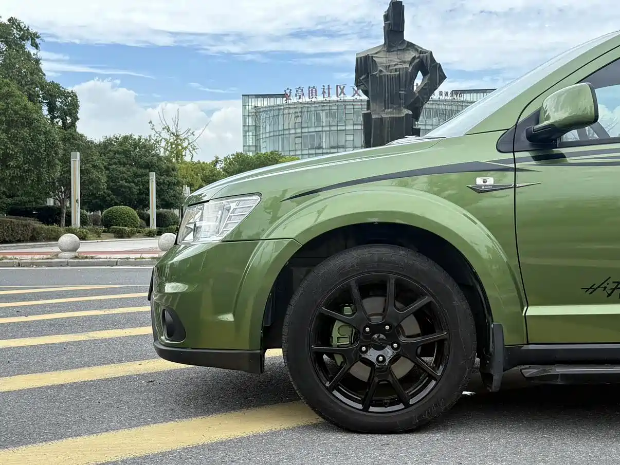 Dodge Journey 2015 2013 Model 2.4L 2WD Premium Edition