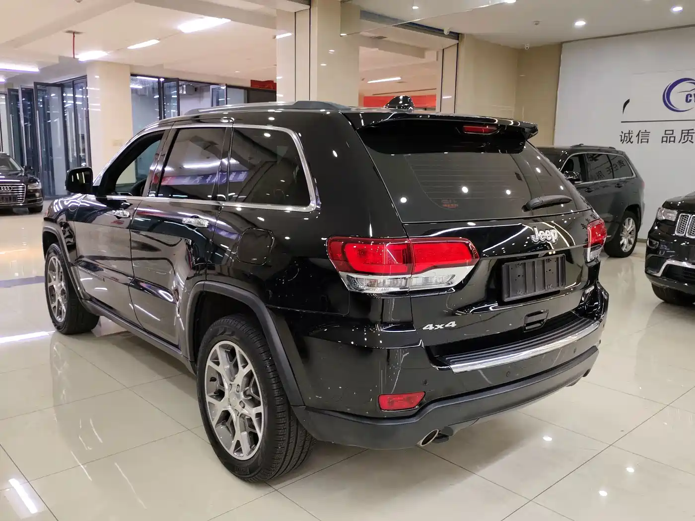 Jeep Grand Cherokee (Import) 2020 2020 3.0L Elite Navigation Edition