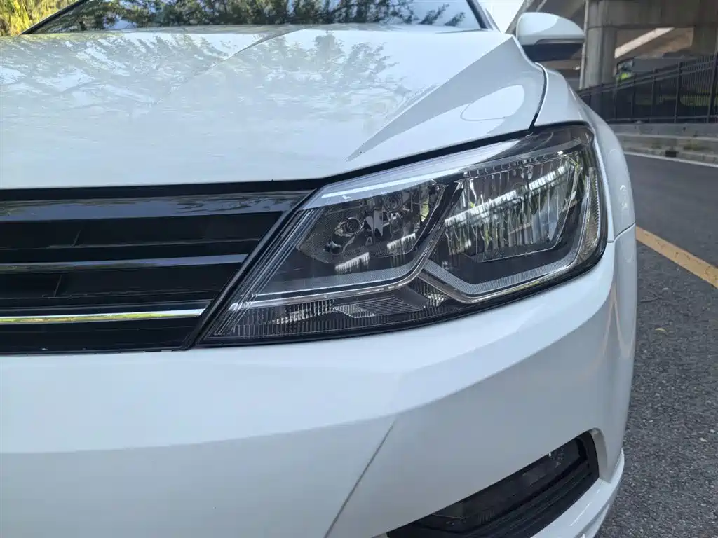 Volkswagen Lamando 2017 230TSI DSG Trend Edition фото 10