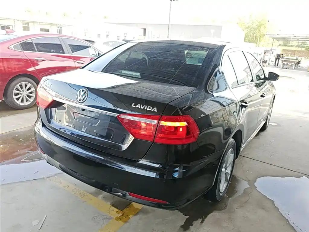 Volkswagen Lavida 2013 Facelift Classic 1.6L Manual Trend фото 7