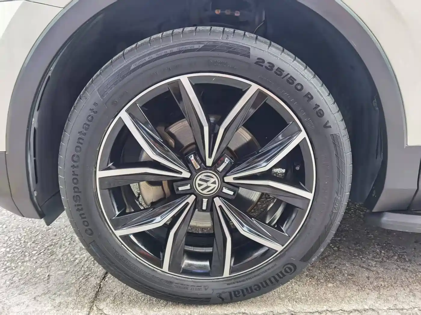 Volkswagen Tiguan L 2017 380TSI Automatic 4WD Flagship Edition фото 16