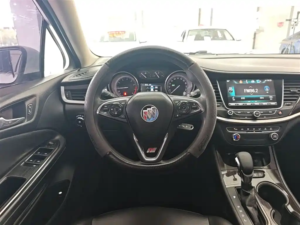 Buick Verano 2018 Sedan 20T Dual Clutch Leading фото 11