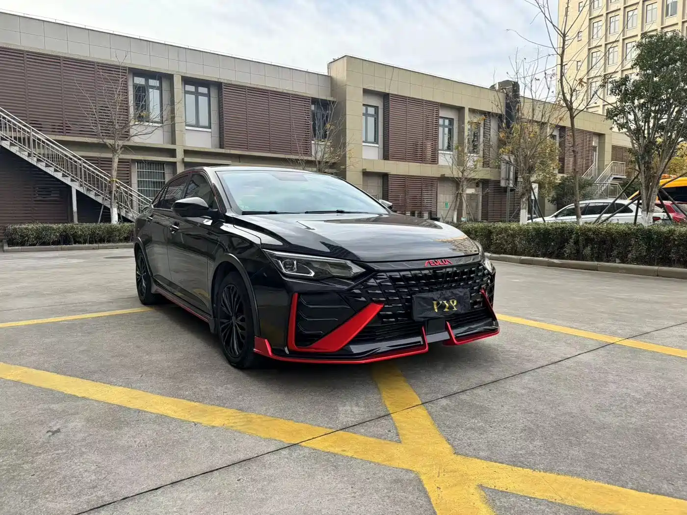 DONGFENG FENGSHEN YI HYUN MAX