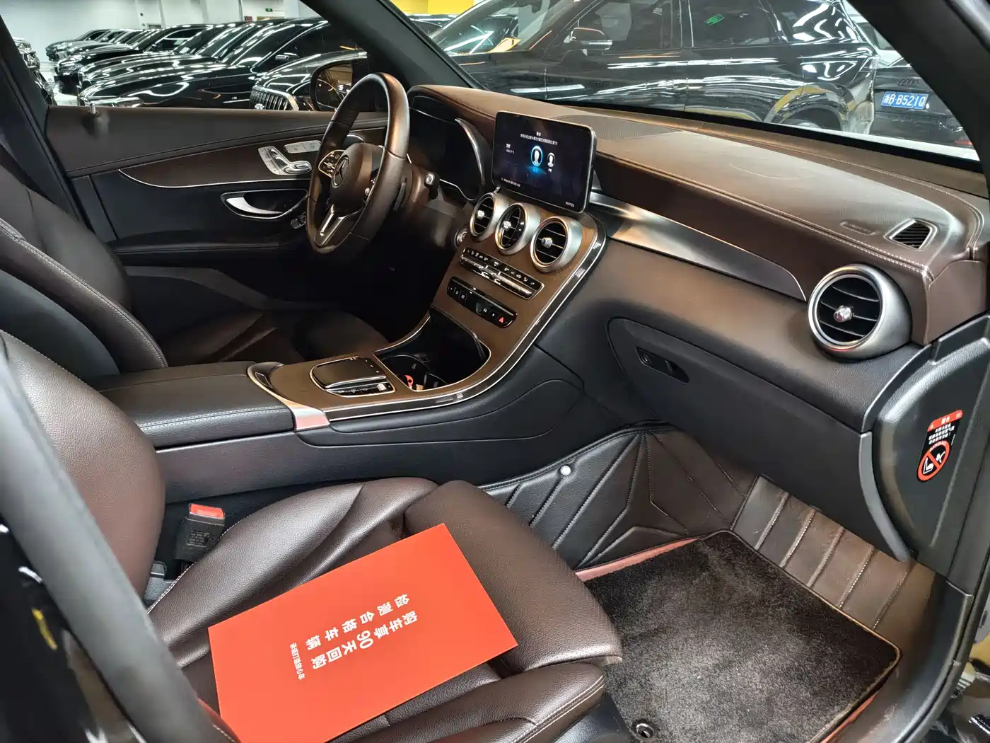 Mercedes-Benz GLC 2020 Facelift GLC 260 L 4MATIC Luxury фото 13