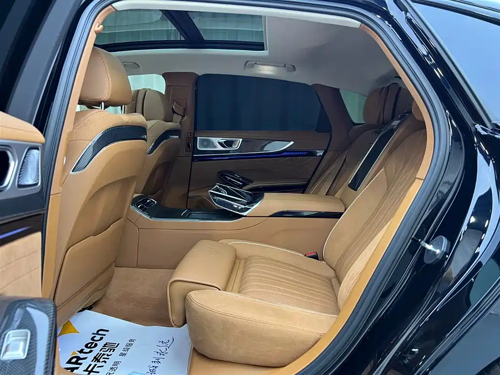  Hongqi Hongqi H9 2025 3.0T 4WD Qi Ling Private Style Edition 4-seater 8