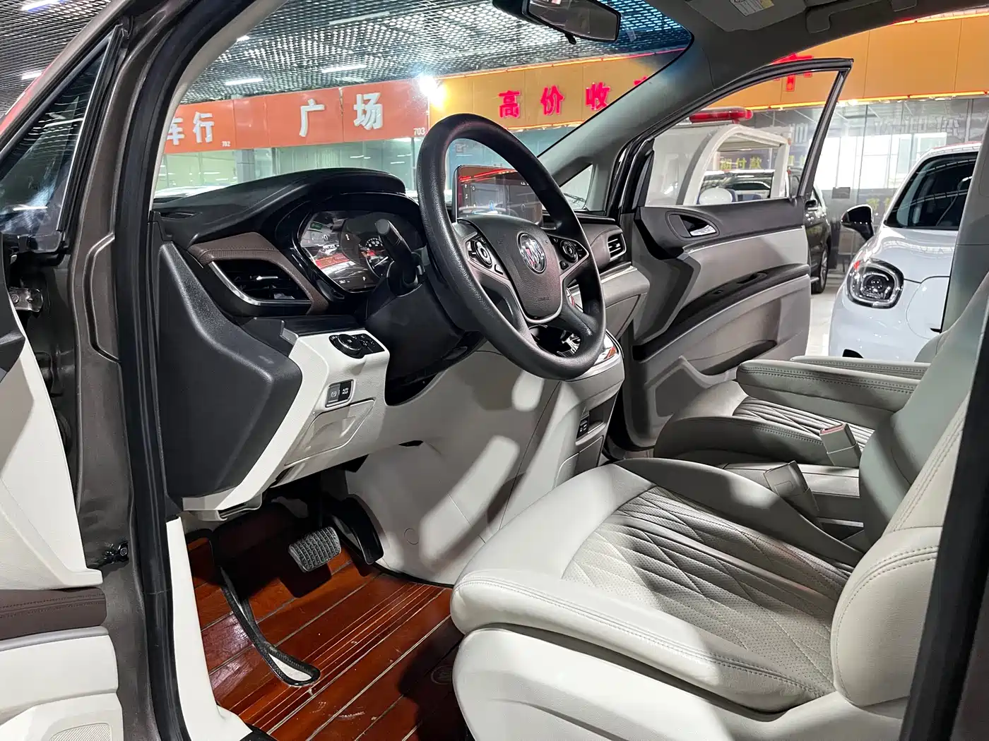 BUICK GL8