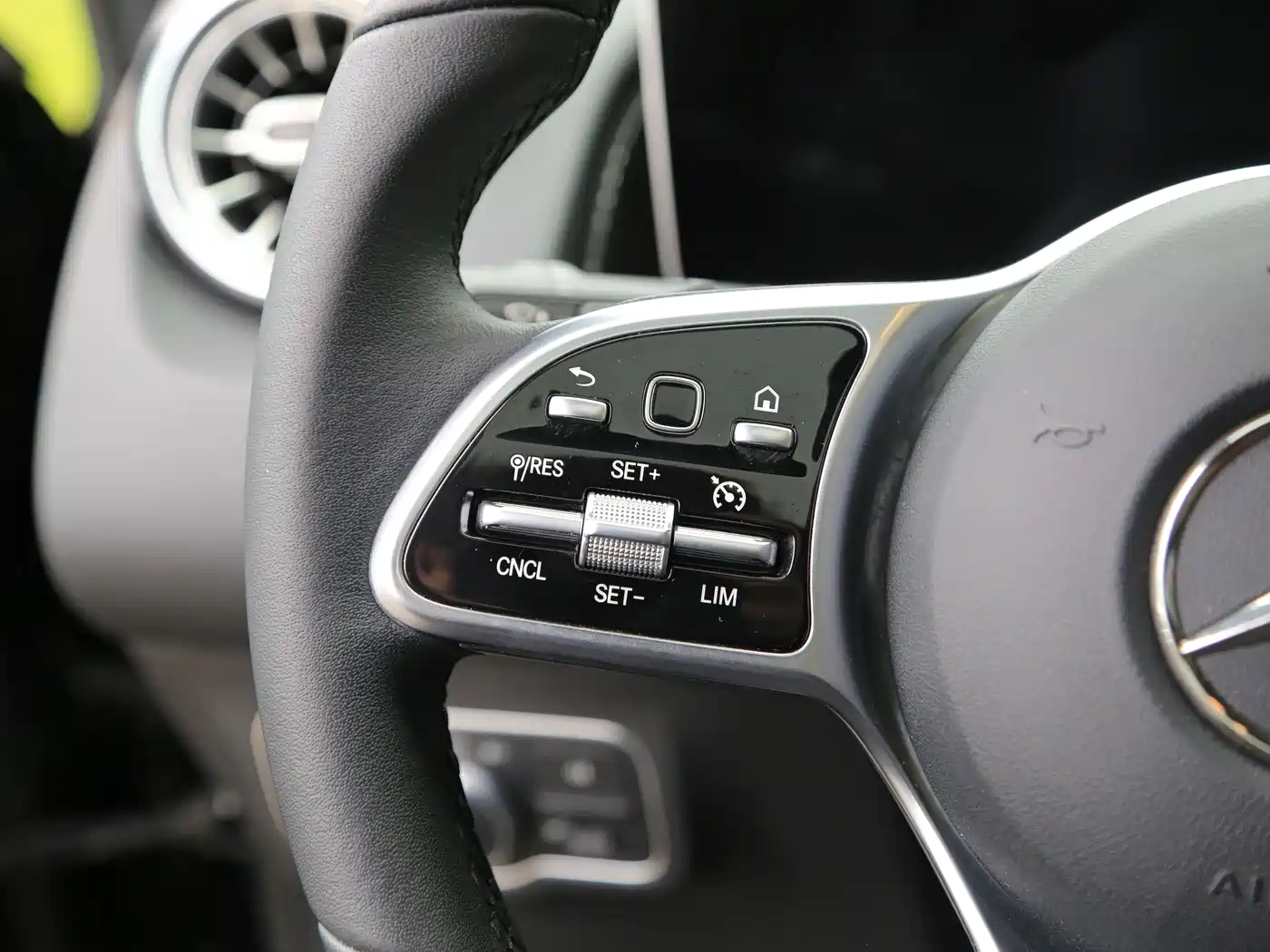 Mercedes-Benz GLB 2020 Facelift GLB 200 Style фото 13